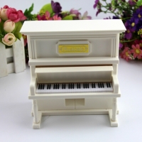 Hộp nhạc Piano trắng