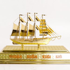 Thuyền Buồm Mạ Vàng 24K