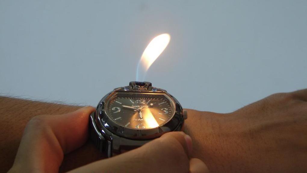  Bật lửa đồng hồ đeo tay